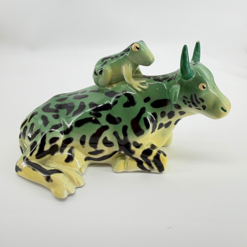 CowParade Mother Frog 9207 Westland Giftware Green Spotted Cow Figurine 2002